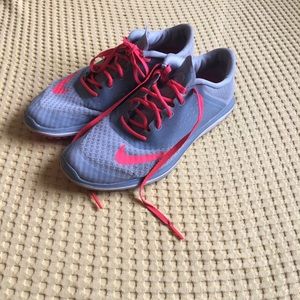 Nike Women’s Size 7 FS Lite Run 2 Shoes